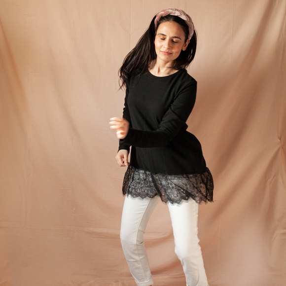 Sweater Tunic with lace details - Picture 2 of 2